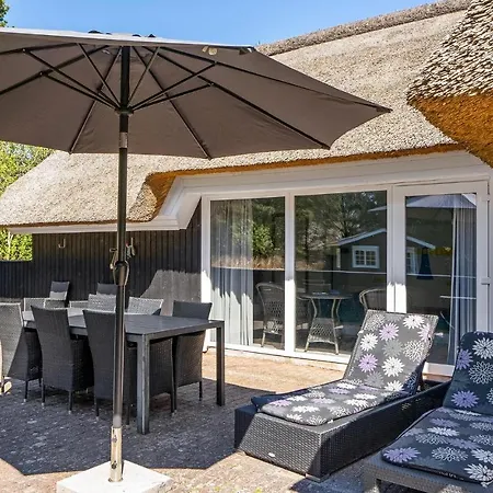 Pet Friendly Home In Blavand With Sauna בית נופש