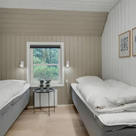 In With Sauna בית נופש *